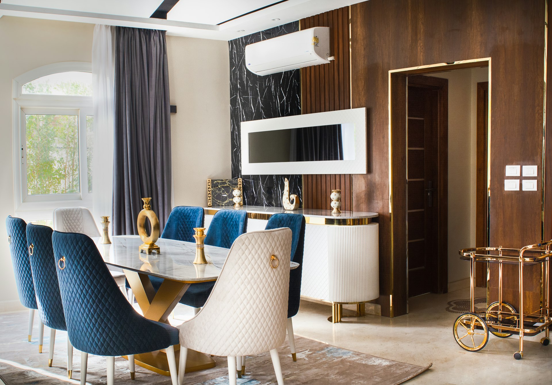 Navigating 2025: Essential Luxury Condominium Real Estate Trends and Buyer Strategies